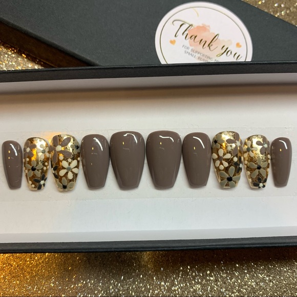 Taupe Embossed Floral Foil Luxury Custom Press Ons - Picture 4 of 4